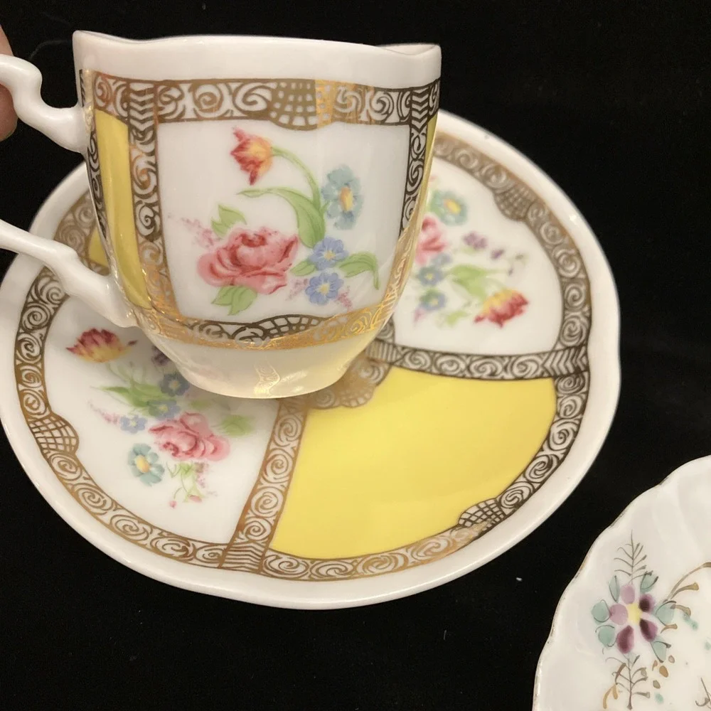Vintage Lot 3 Fine China Porcelain Teacups & Saucers Floral Gold Blue Avon